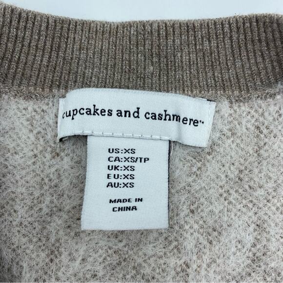 Cupcakes & Cashmere Sweater XS Eyelash Geo Boyfriend Cardigan Oversized - Picture 8 of 8